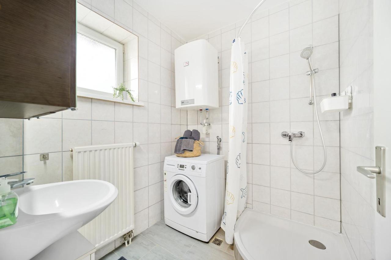 Appartamento Erholung Pur Nahe Krankenhaus & Uni Mit Parkplatz! Graz Esterno foto