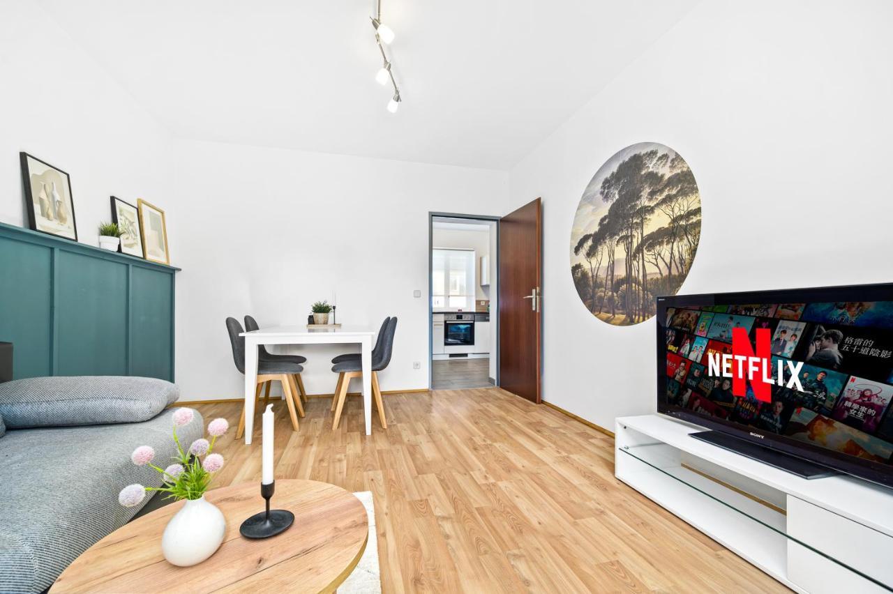 Appartamento Erholung Pur Nahe Krankenhaus & Uni Mit Parkplatz! Graz Esterno foto
